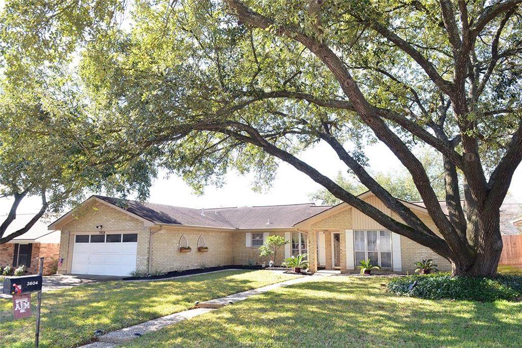 3604 Tanglewood - Photo 1