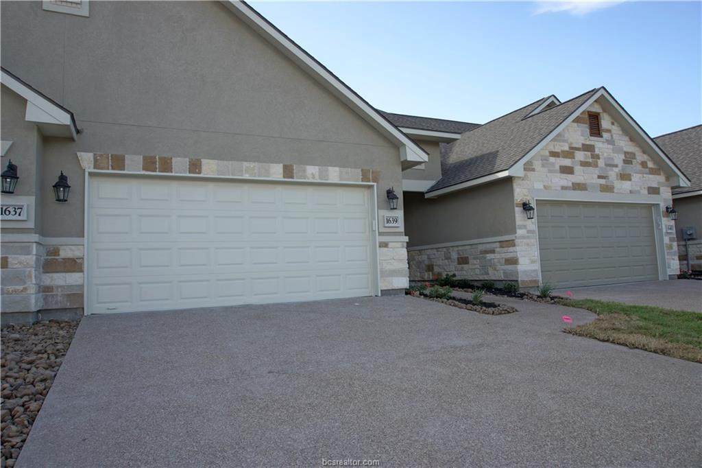 1639 Buena Vista - Photo 1