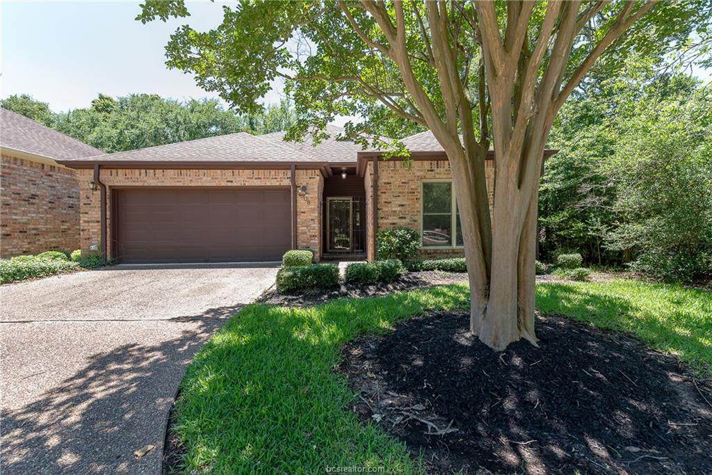 9308 Essex Green - Photo 1