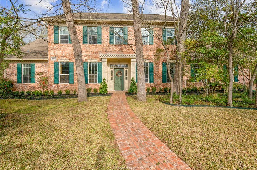 1404 Essex Green - Photo 1