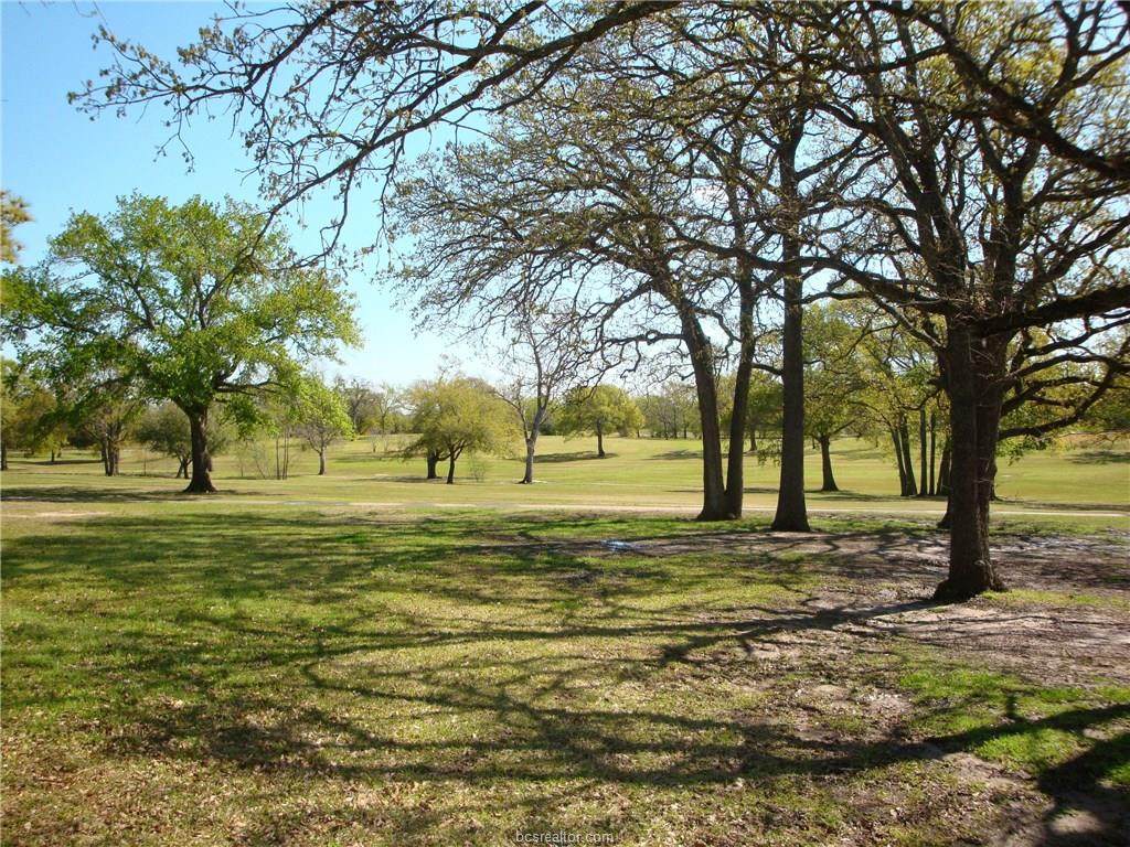 2711 Pinehurst - Photo 1