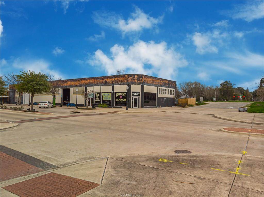 701 Main - Photo 1