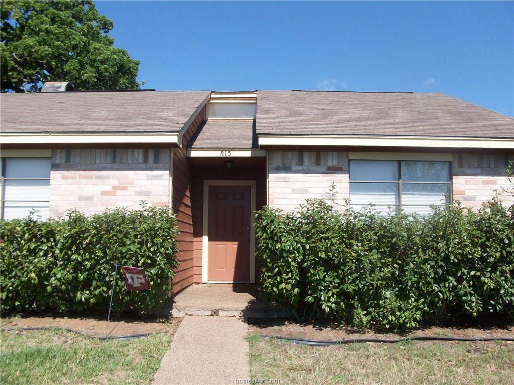 815 Camellia Court - Photo 1