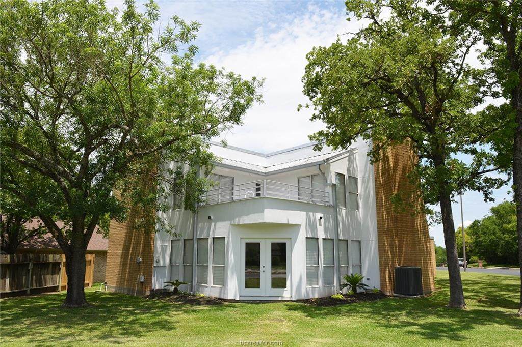 8604 Jade Drive - Photo 1