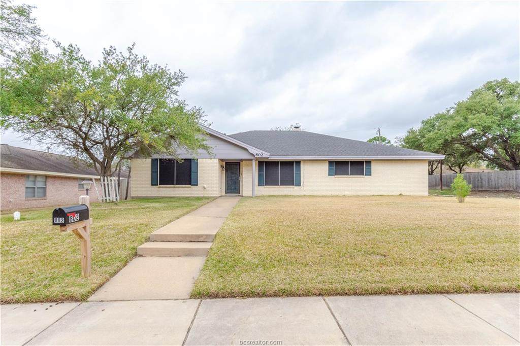 802 Avondale Avenue - Photo 1