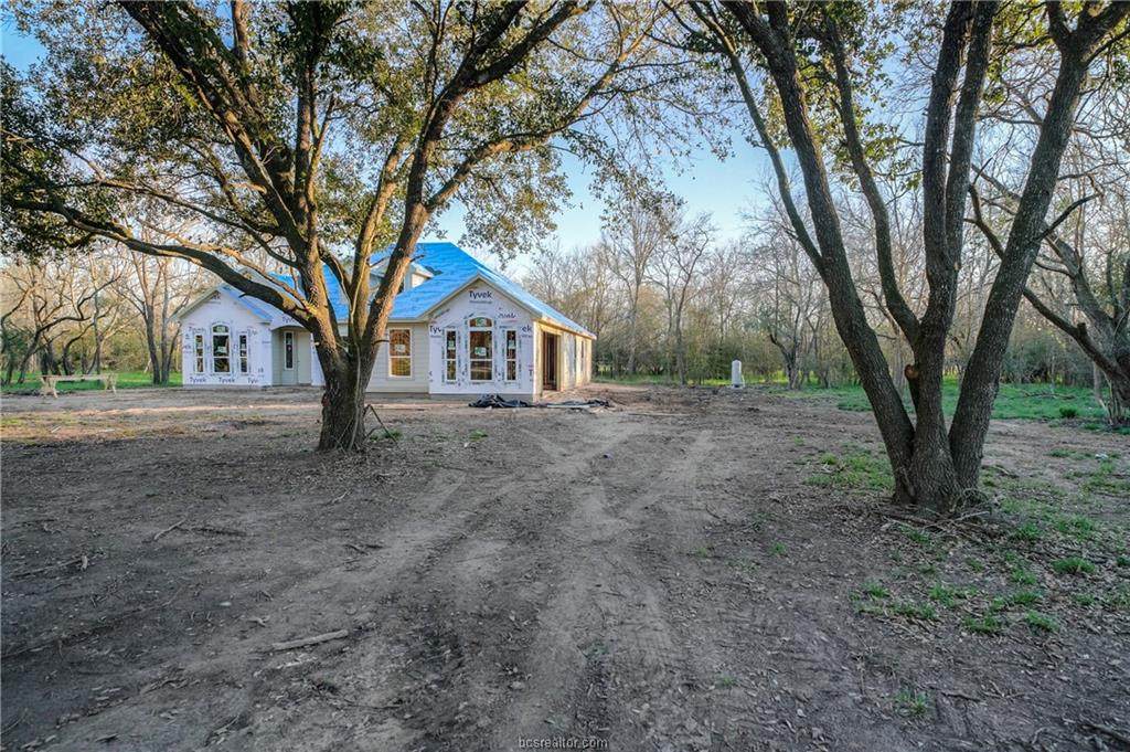 132 Pin Oak Lane - Photo 1 132 Pin Oak Lane - Photo 1