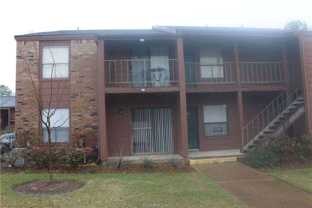 904 University Oaks - Photo 1
