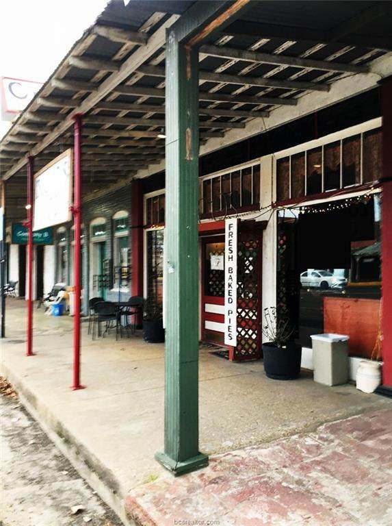 607 Main Street - Photo 1