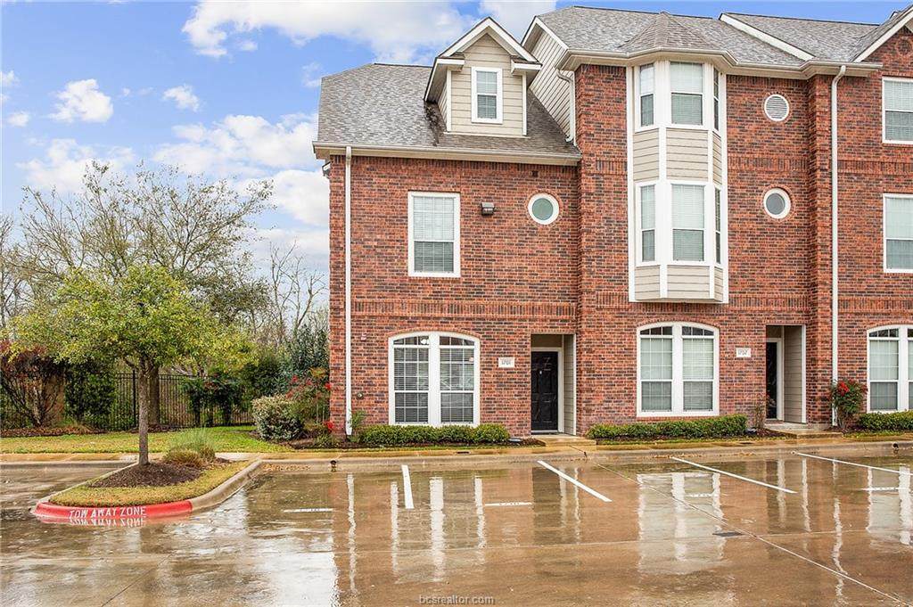 305 Holleman Drive - Photo 1