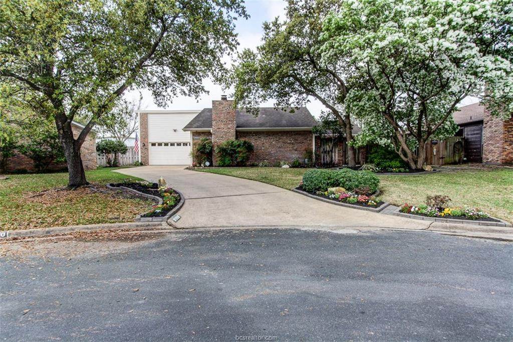 8908 Driftwood Drive - Photo 1