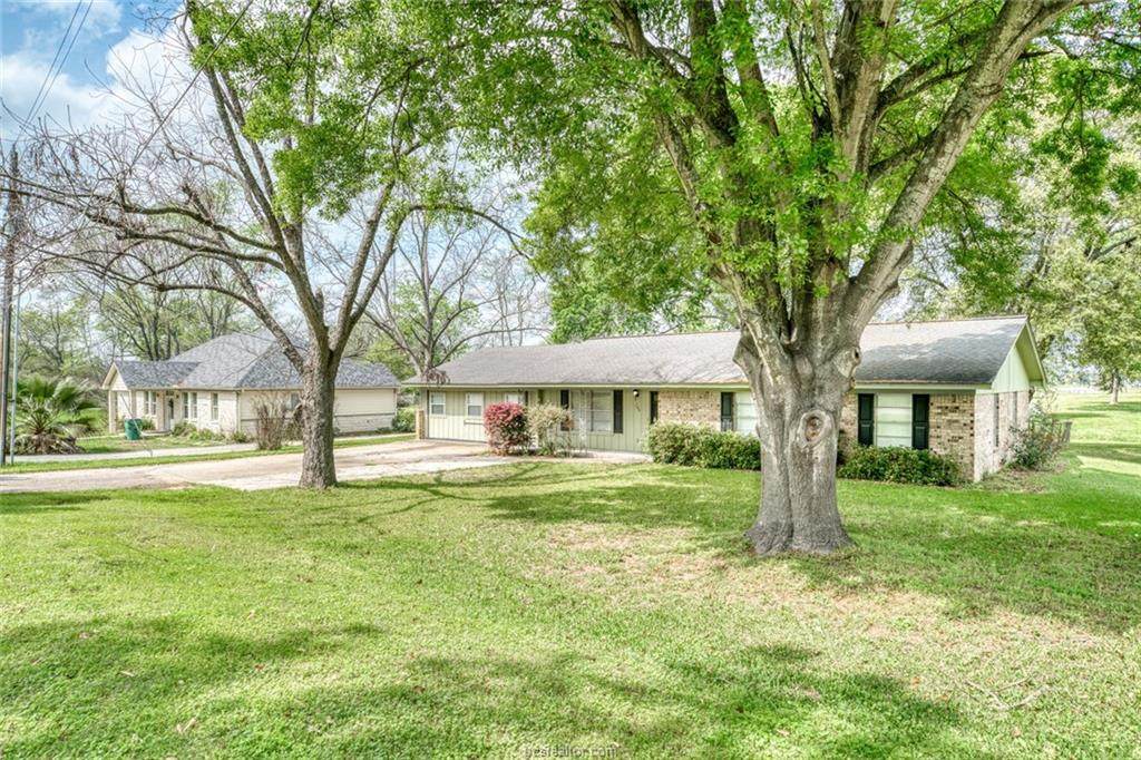 304 Heath - Photo 1