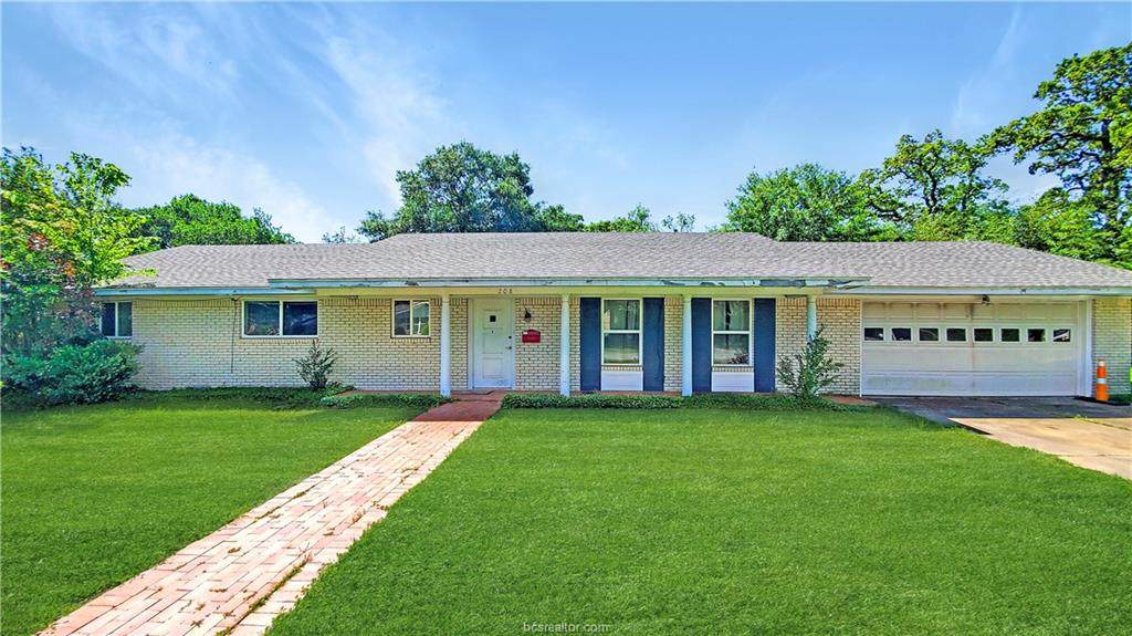 208 Redmond Drive - Photo 1