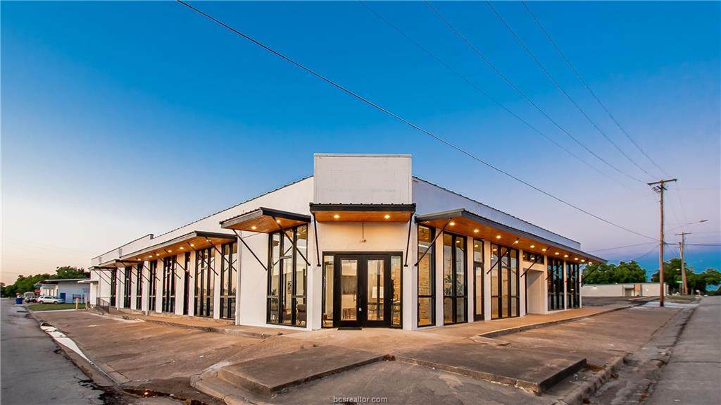 202 24th Street - Photo 1