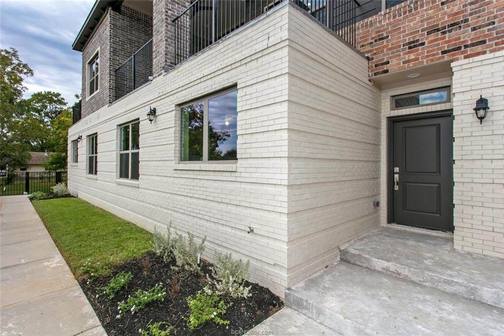 301 31st - Photo 1