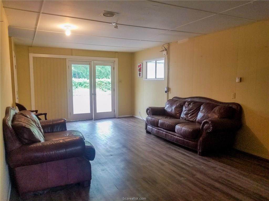 408 La Salle - Photo 1