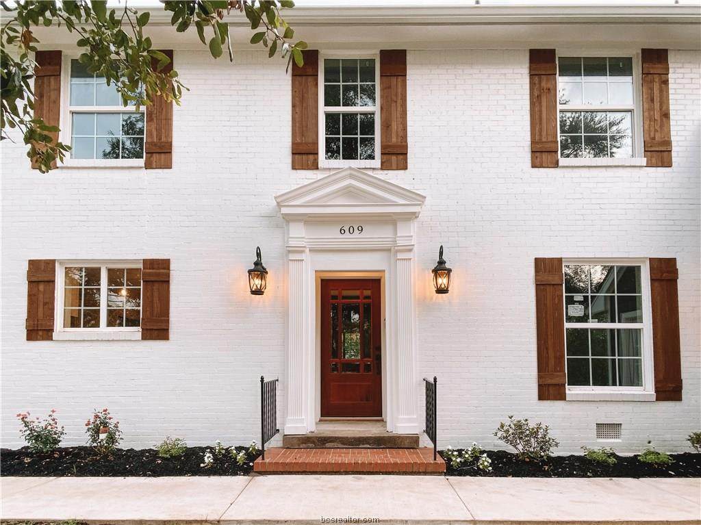 609 26th Street - Photo 1