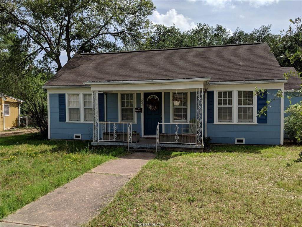 1004 Milner Drive - Photo 1