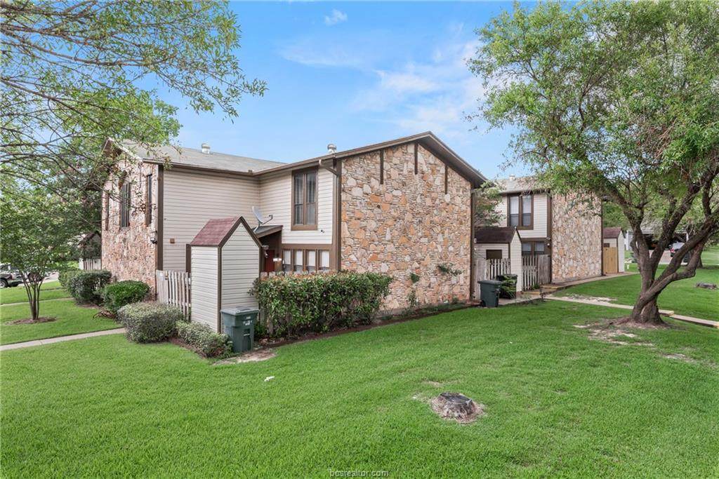 2411 De Lee Street - Photo 1