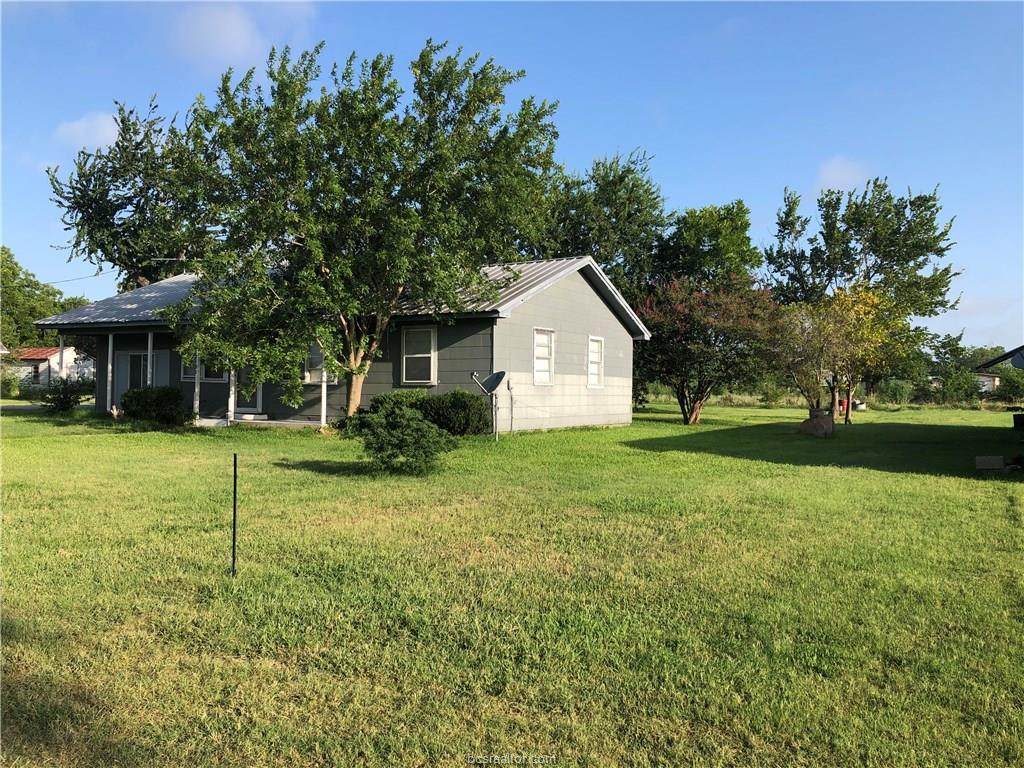 7182 Commerce Road - Photo 1