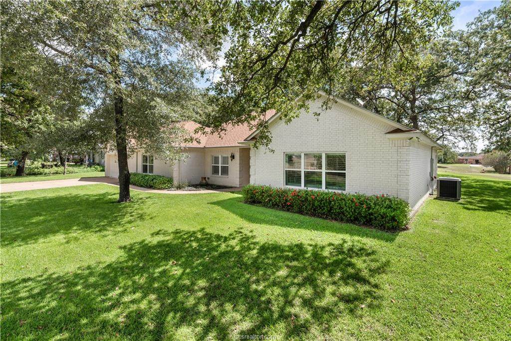 15 Hickory Ridge Place - Photo 1