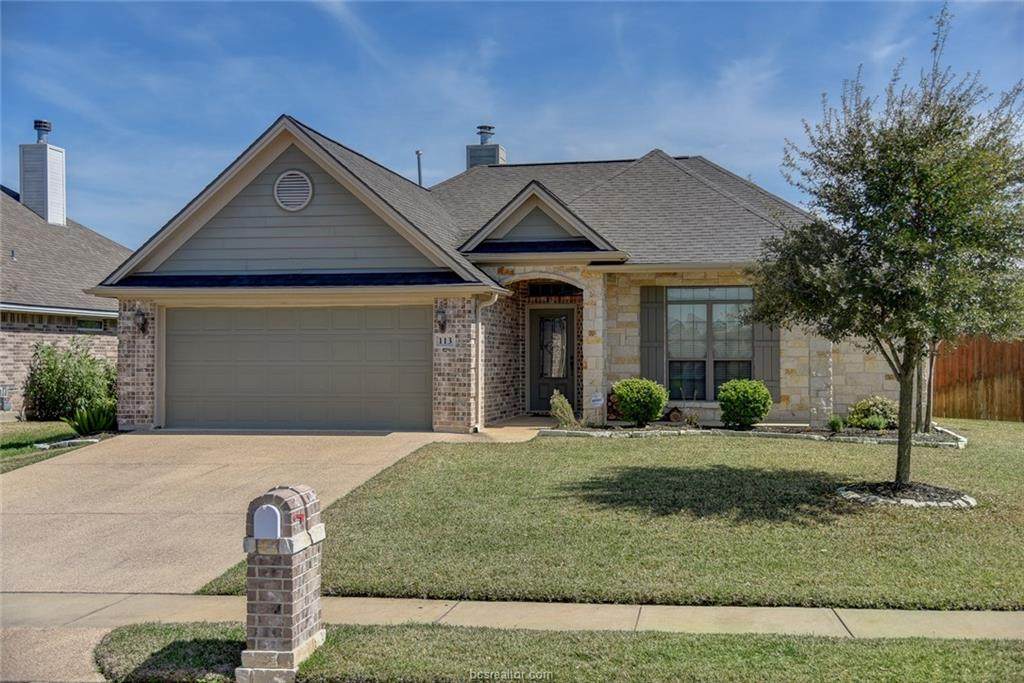 113 Walcourt Loop - Photo 1