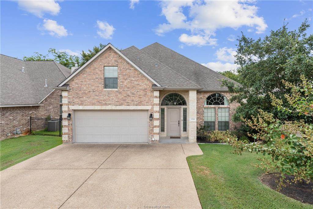 1734 Creekside Circle - Photo 1
