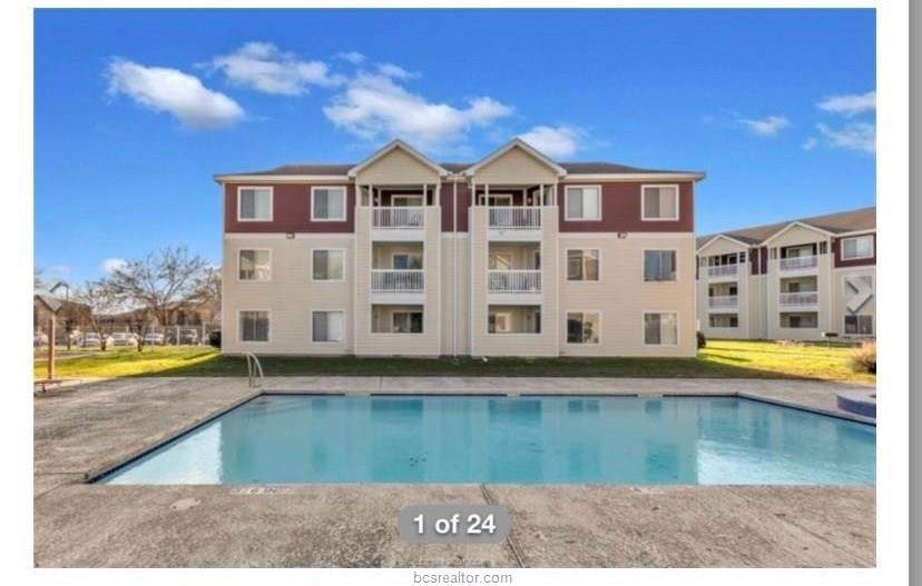523 Southwest Parkway - Photo 1