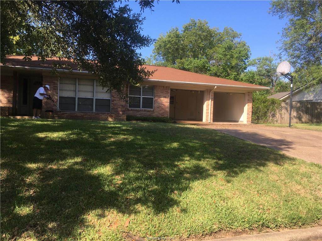 704 Lee Avenue - Photo 1