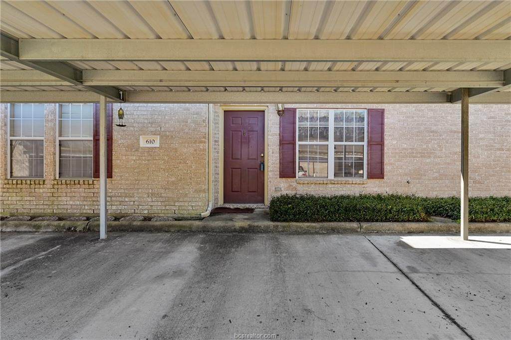 610 Townplace Drive - Photo 1