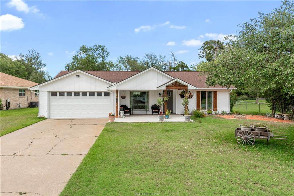 3715 Tanglewood Drive - Photo 1
