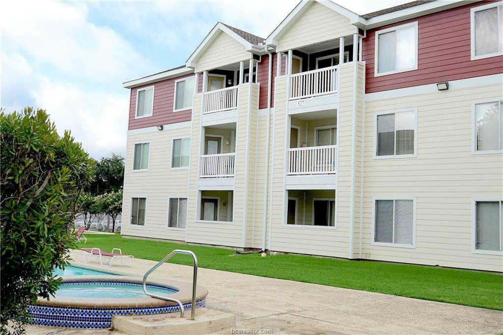 527 Southwest Parkway #101 - Photo 1