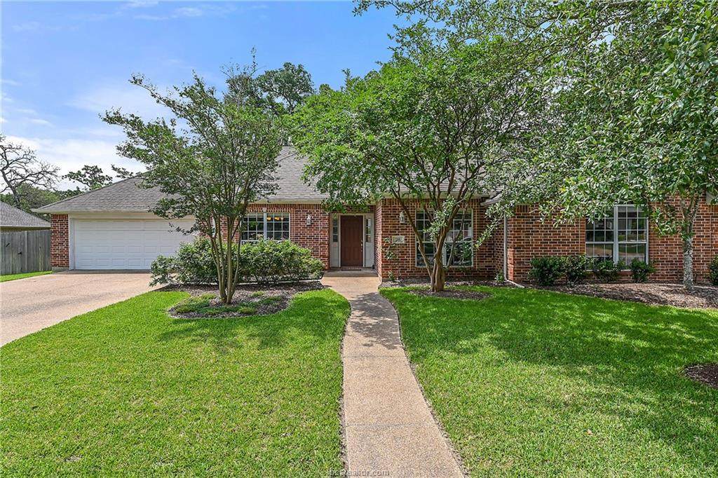 718 Berry Creek - Photo 1
