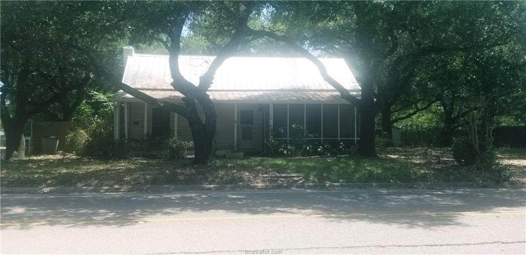 1010 29th Street - Photo 1