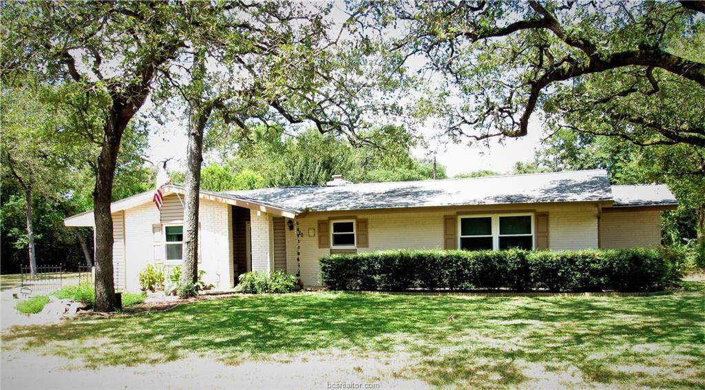 22 Hawaii Drive - Photo 1