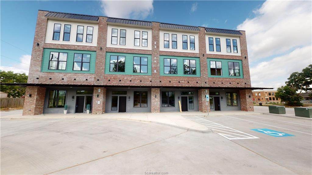 305 27th Street - Photo 1