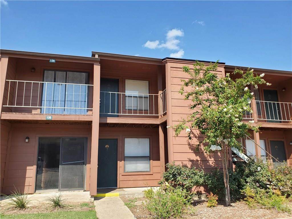904 University Oaks - Photo 1