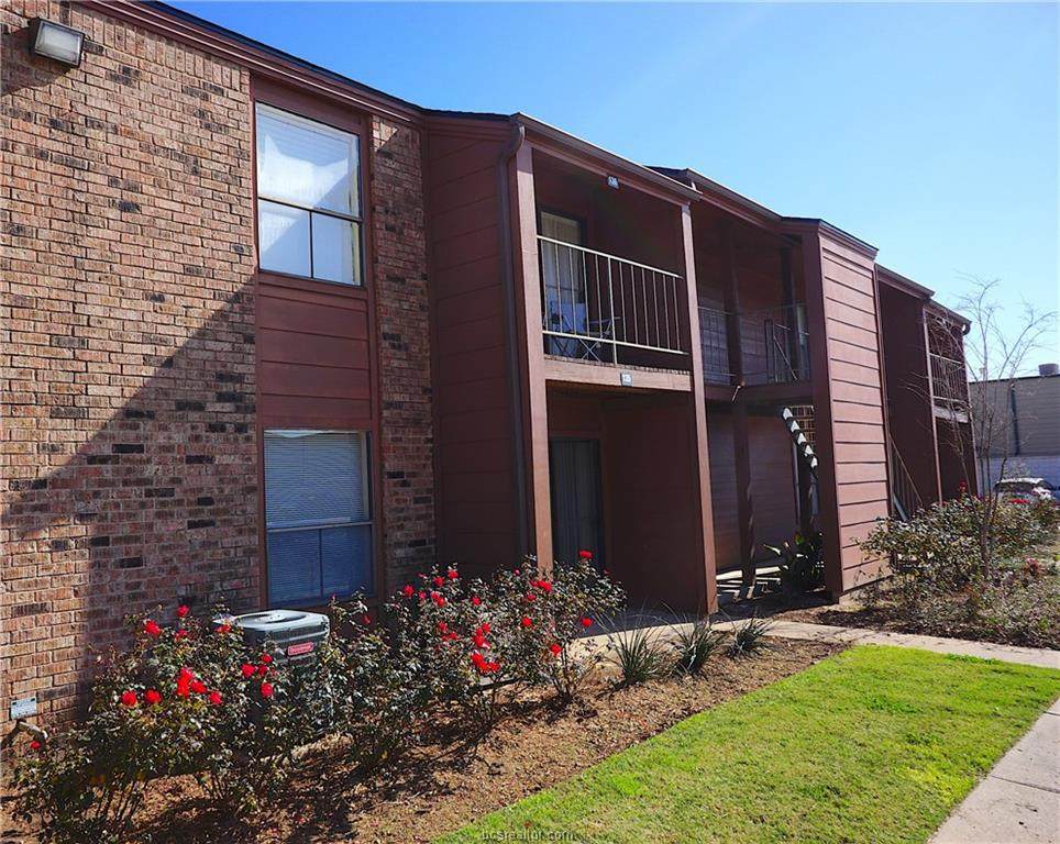 904 University Oaks #136 - Photo 1