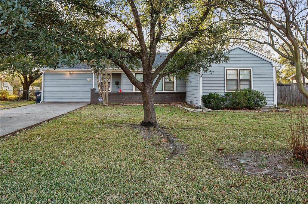 512 Gilchrist - Photo 1