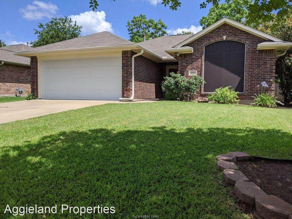 1723 Beaver Pond Court - Photo 1
