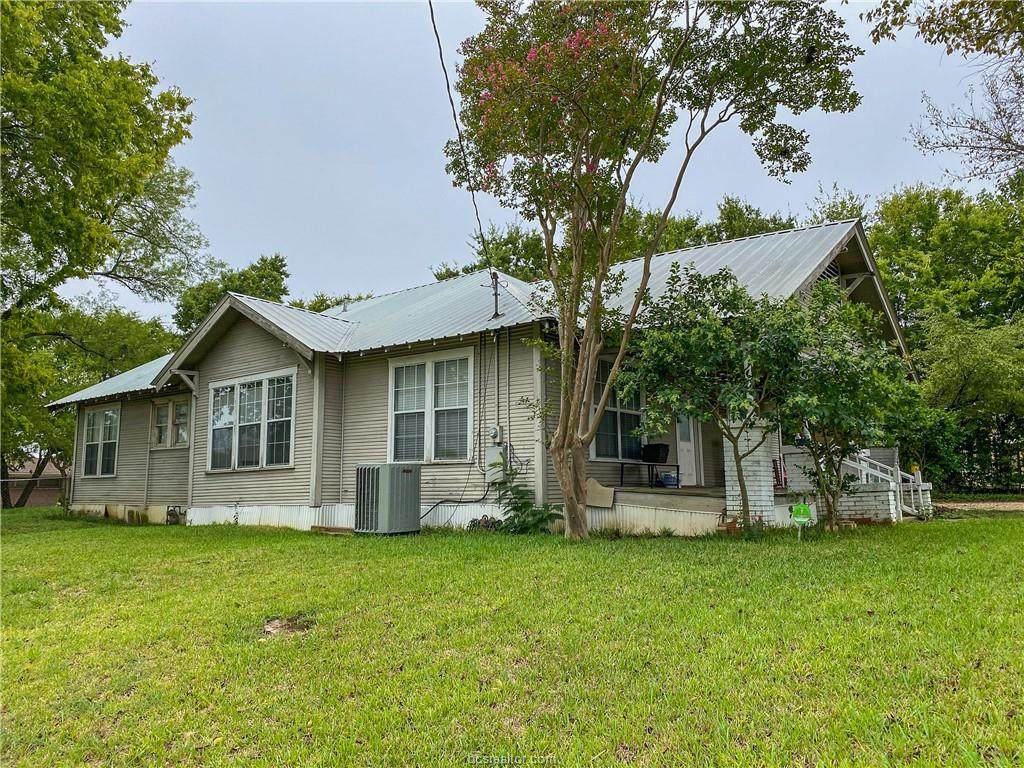 206 Buck Street - Photo 1
