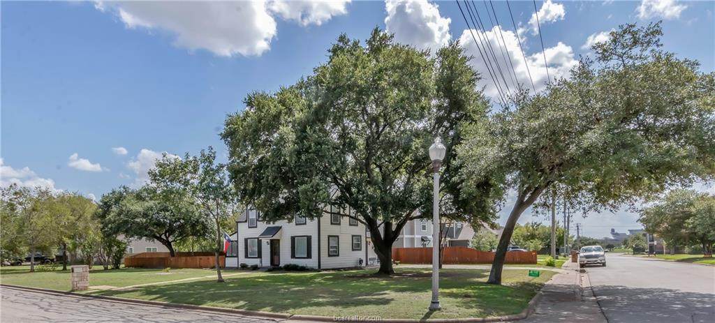 1100 Milner Drive - Photo 1