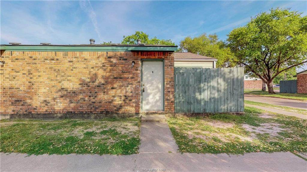 725 Peppertree Dr Drive - Photo 1