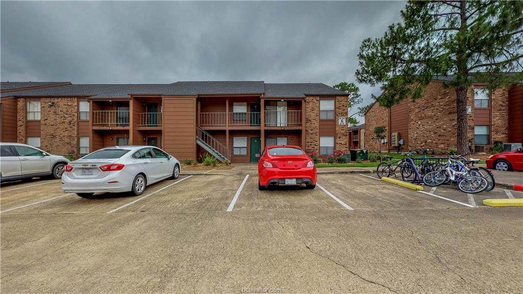 904 University Oaks Boulevard - Photo 1