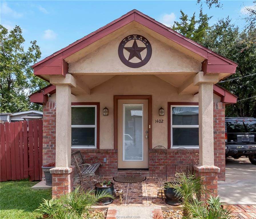 1402 Saunders Street - Photo 1