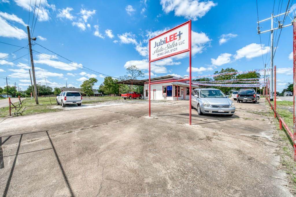 401 May Street - Photo 1