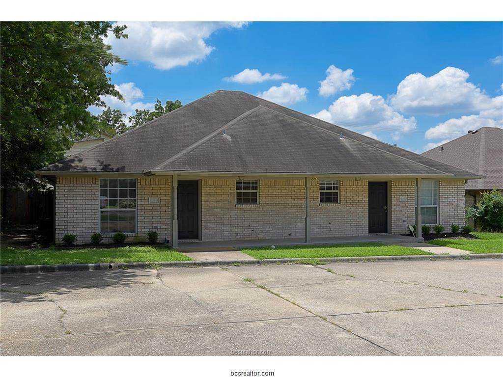 1205 Webhollow Circle - Photo 1
