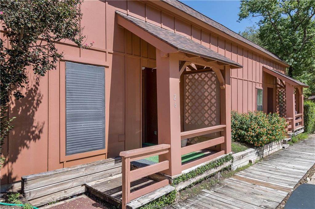 3923 Old Oaks Drive - Photo 1