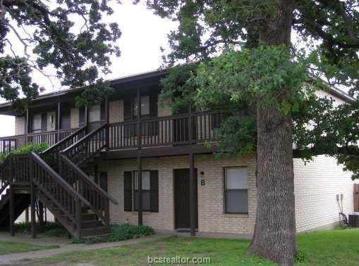 1007 Summer Court - Photo 1