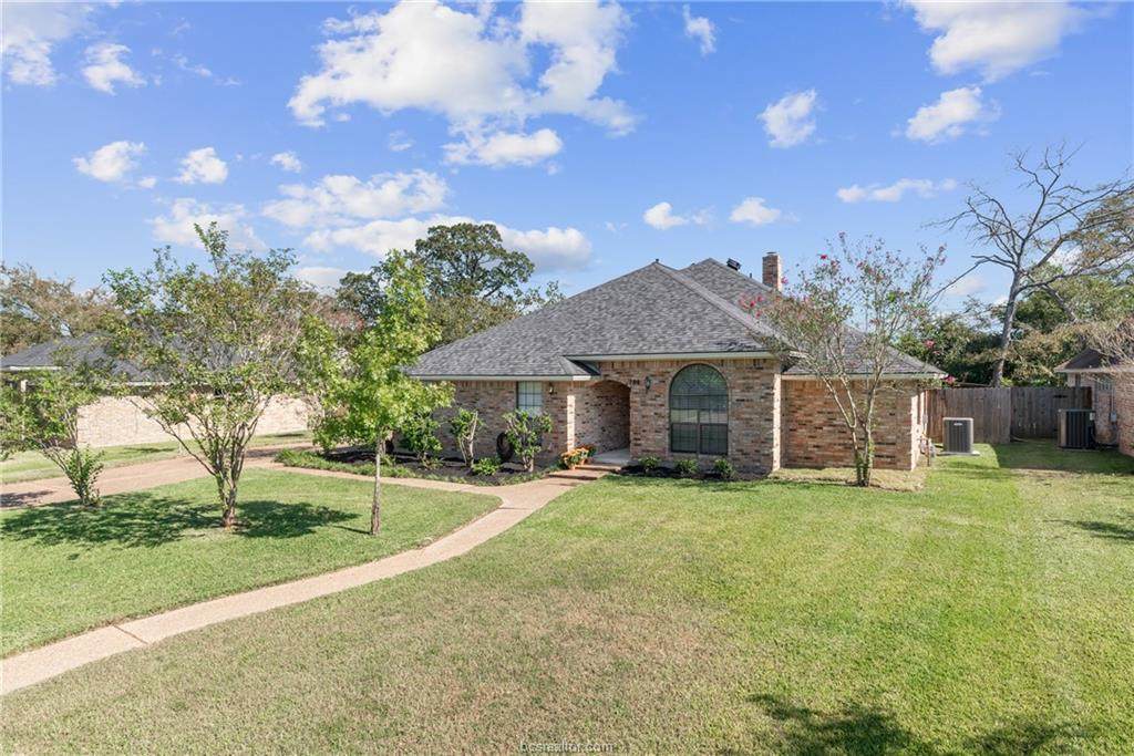 708 Encinas Place - Photo 1
