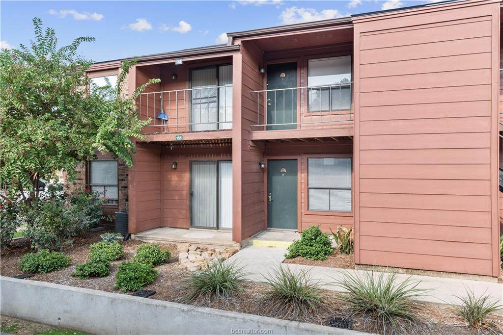 904 University Oaks - Photo 1
